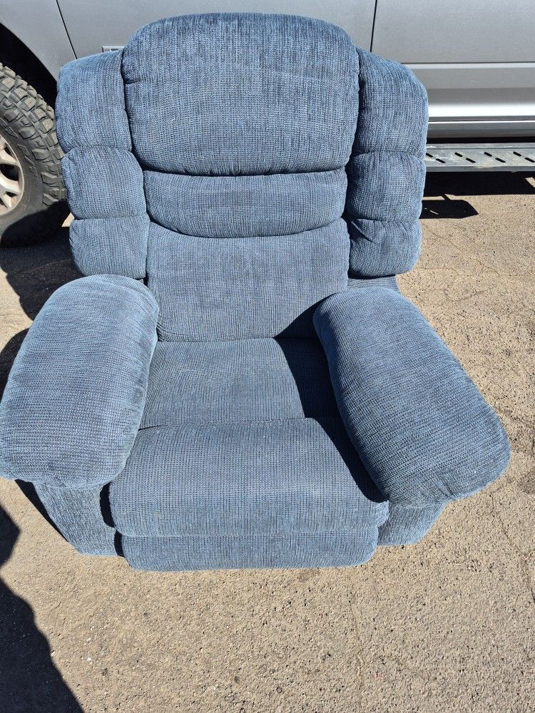 Manual Recliner LA-Z-BOY, In Good Condition