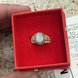 Lady’s Opal Ring | 14K | 4G | Size 5