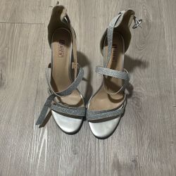 Dream Pairs Sparkly Silver Heels 