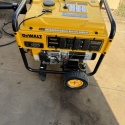 DEWALT 8000-Watt Electric Start Gas-Powered Portable Generator with Idle Control, GFCI Outlets and CO Protect