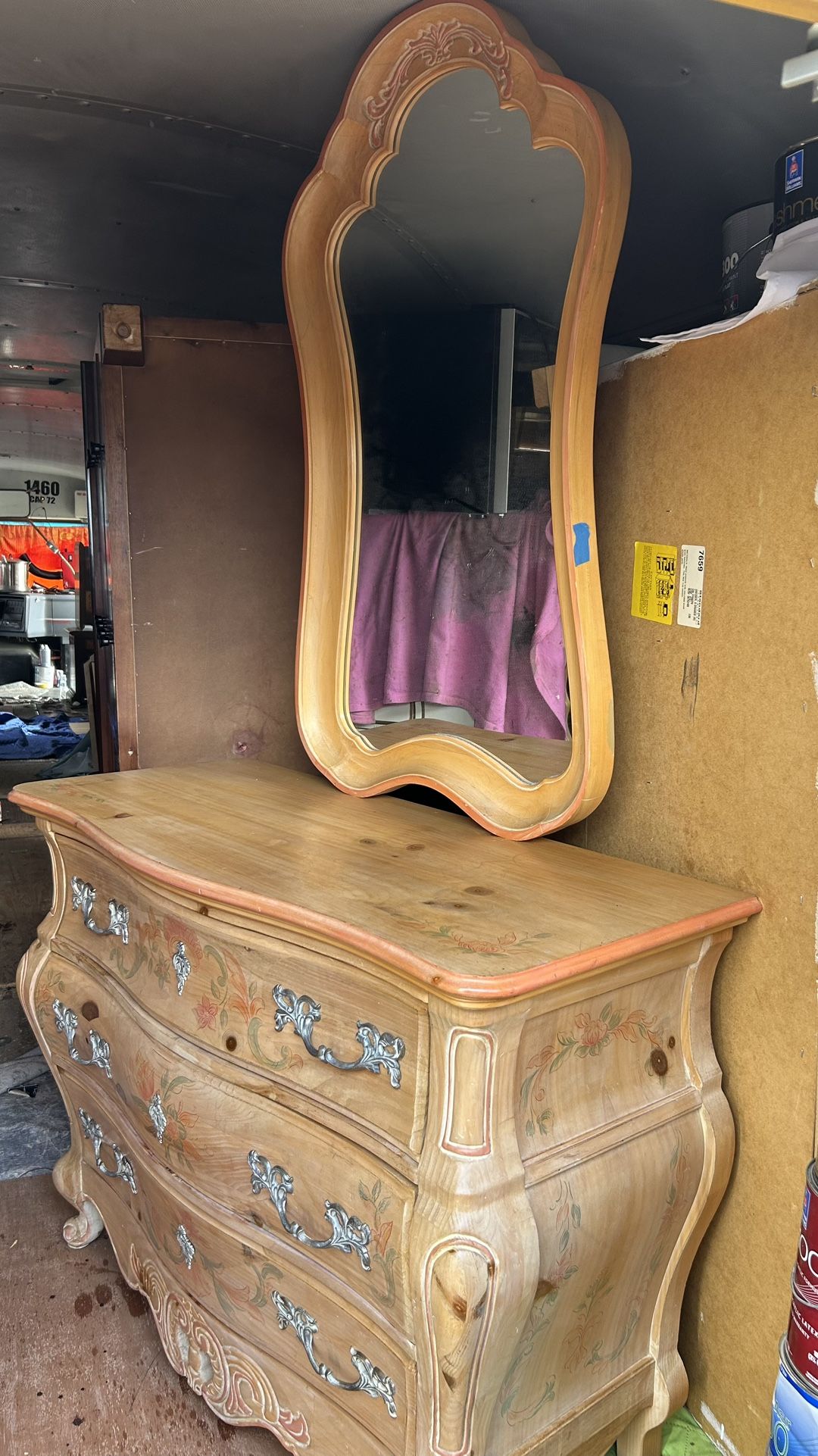 Vintage Pulaski Floral curved Chest 3 drawers antique vanity with mirror solid real wood natural L45”*D19”*H32”(address in description) 👇delivery 🚚