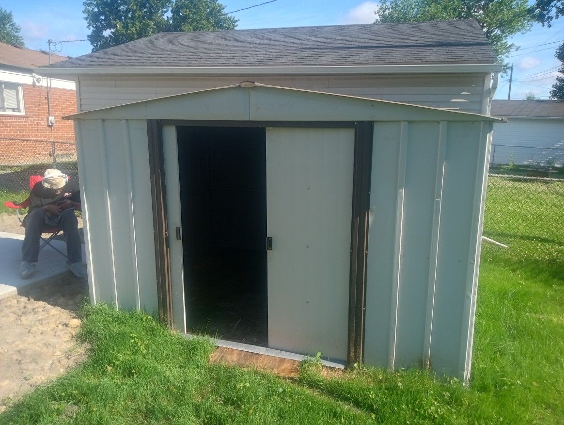 Free Shed Like New