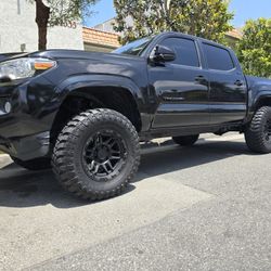 Toyota Tacoma Lift Kit 2" 3" 17"Wheels