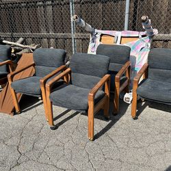 Six free chairs that roll - oak 