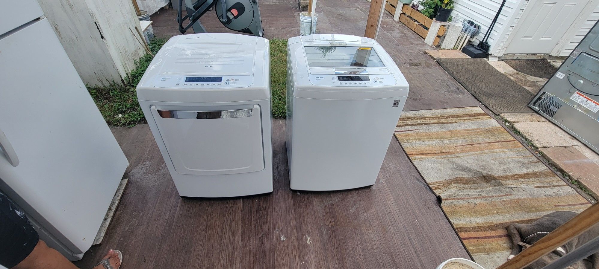 LG SMART WASHER AND DRYER BUNDLE 27 "