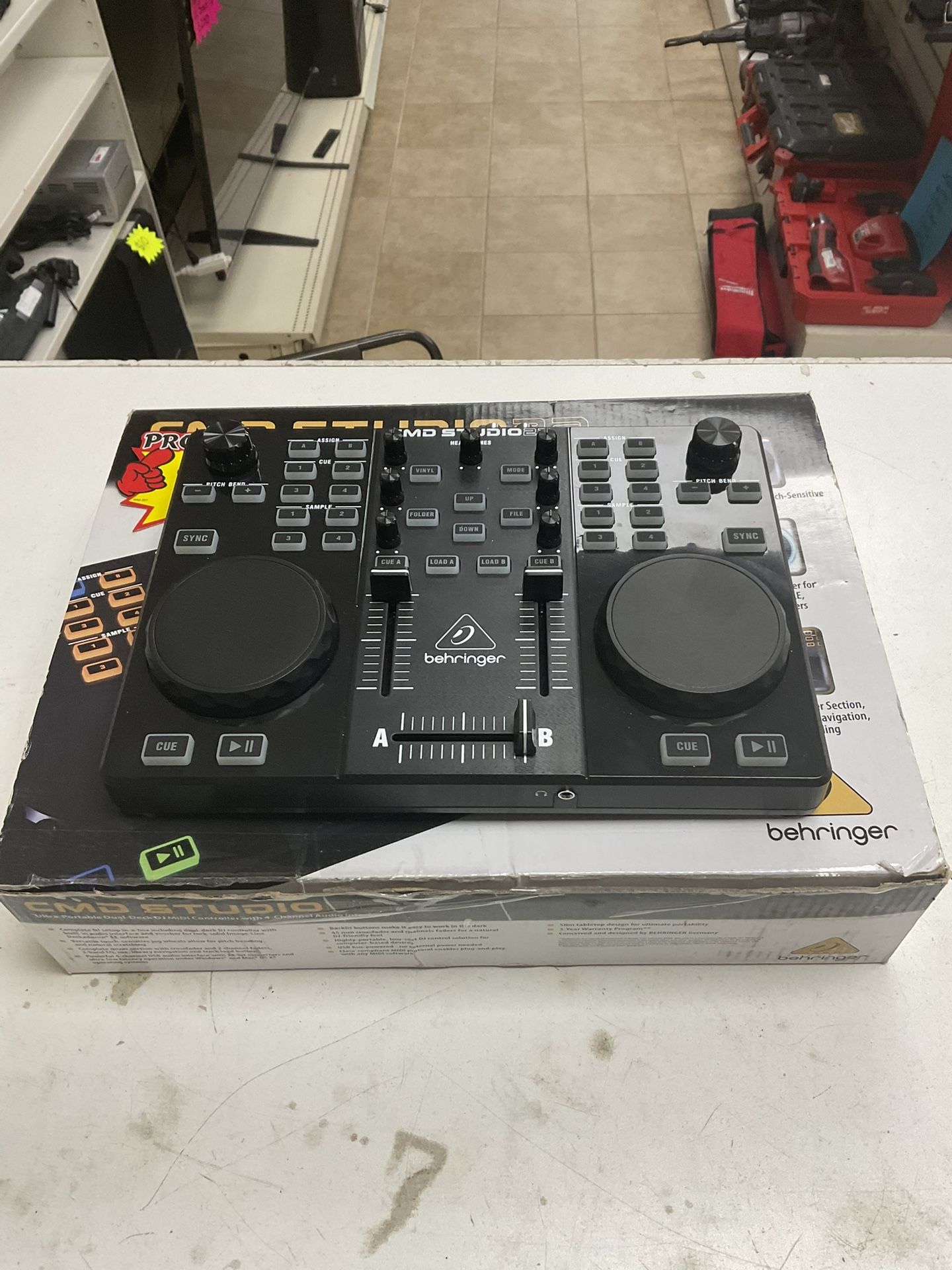 Behringer DJ deck & interface