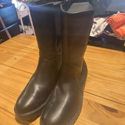 ZBY Boots. Size 9