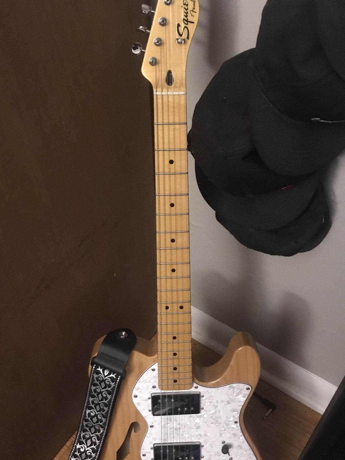 Squier Thinline Telecaster