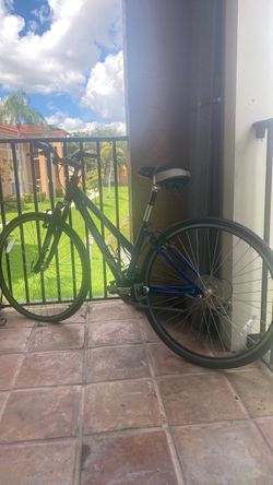 Trek 7000 hybrid/comfort bike