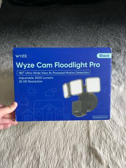 WYZE Floodlight Camera Pro 3000-Lumen LEDs, 2K HD Outdoor Security Camera *DESC*