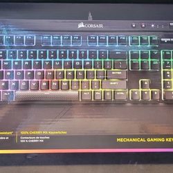 Corsair K68 Mechanical Gaming keyboard Cherry MX red keys