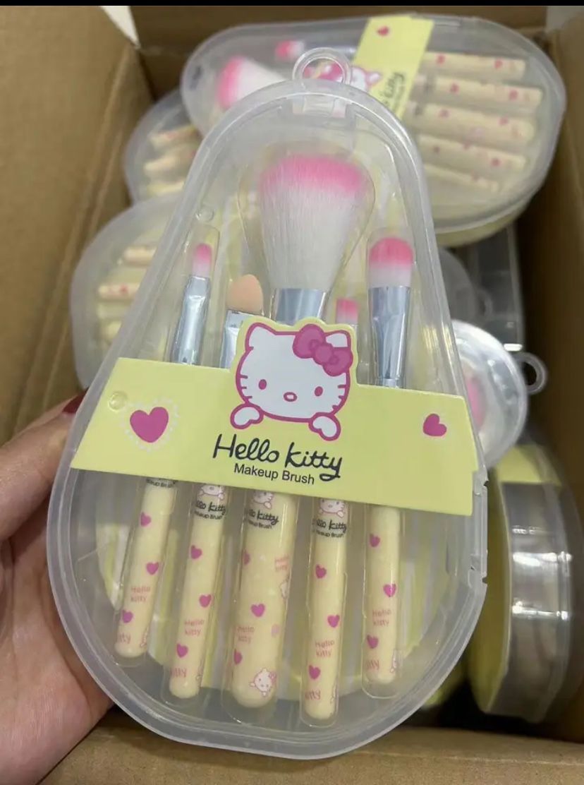 5 Pc Hello Kitty Makeup brushes 