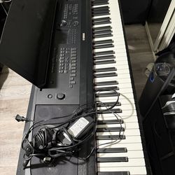 Yamaha DGX 670 88 key grand piano