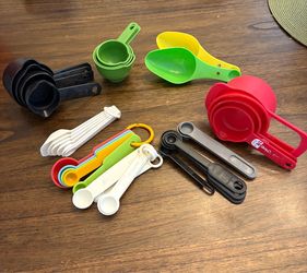 Measuring cups and spoons bundle
