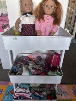 Our Generation 18" Fashion Doll contains a lot of clothes and accessories