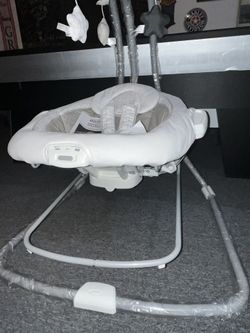 Never Used Graco DuetConnect LX Swing And Bouncer