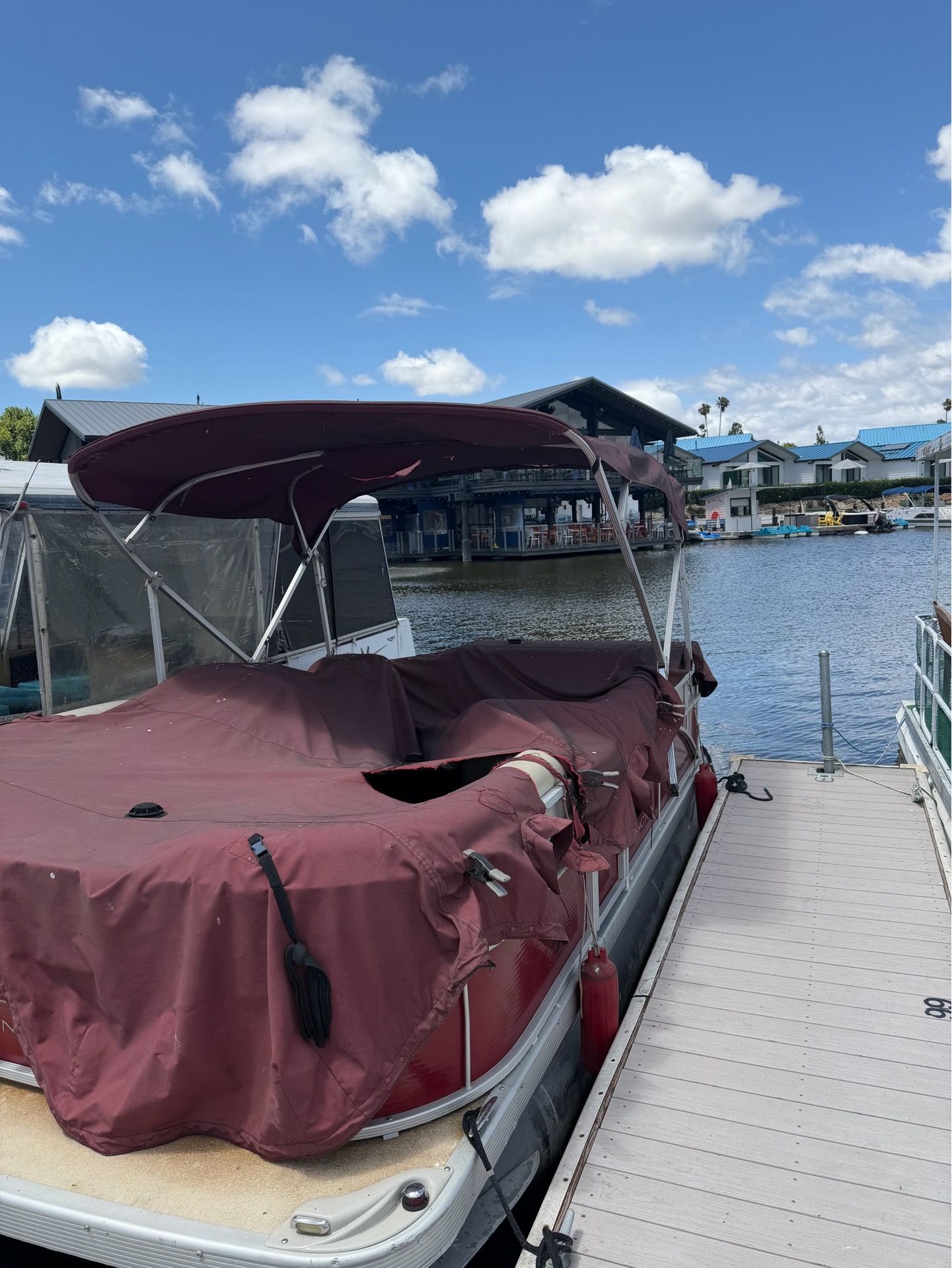 2016 Bennington SL pontoon boat