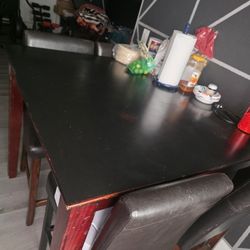 Juego de Comedor Alto (Mesa + 4 Bancos Tipo Bar)