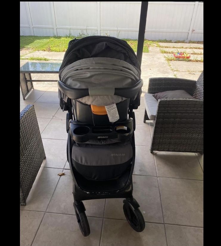 Chicco Stroller With Car Seat And Base