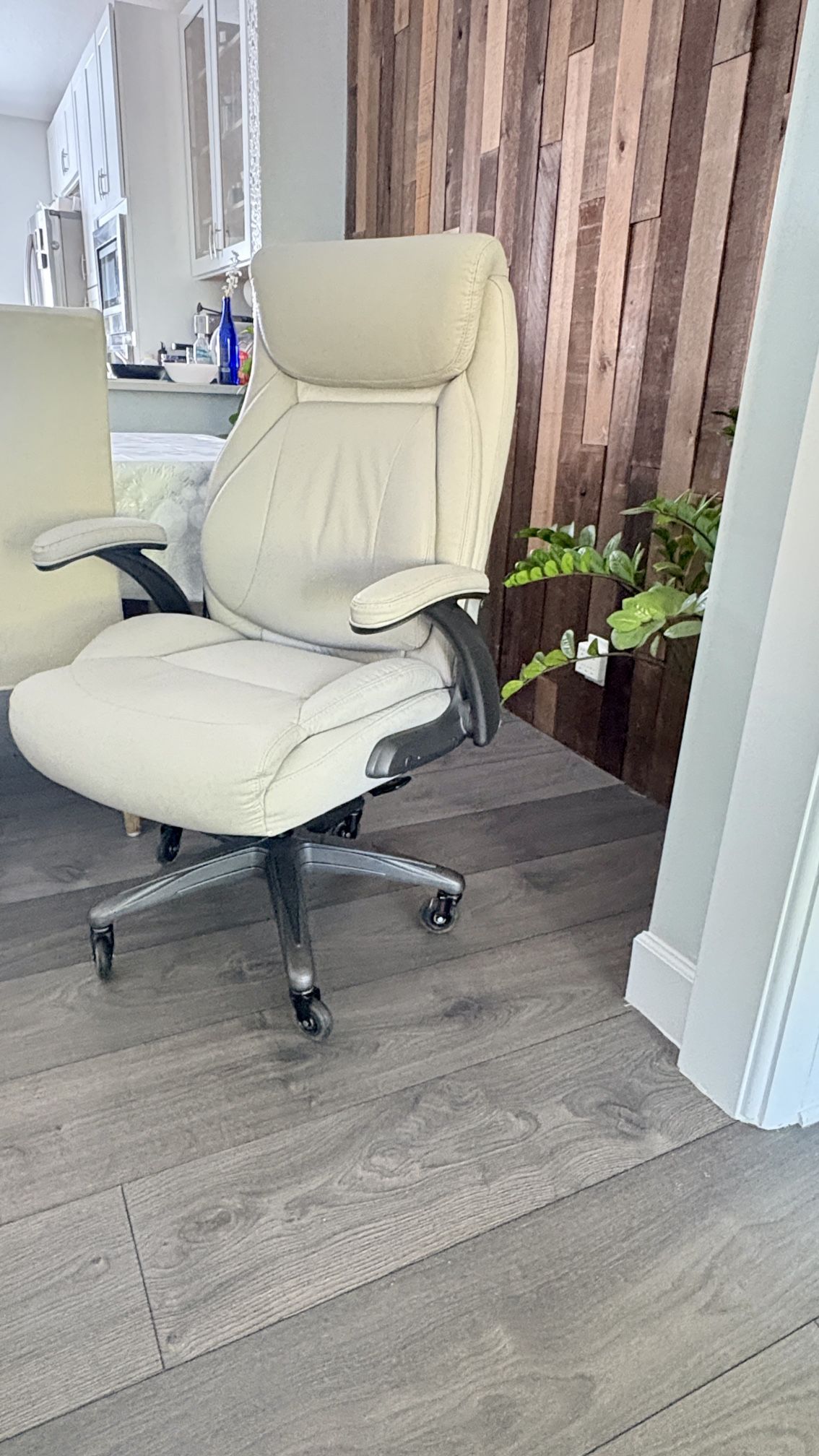 La-Z-Boy Manager Office Chair