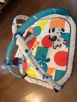 Baby kick and play