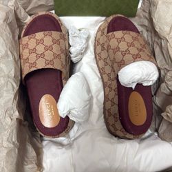 Gucci slip on 