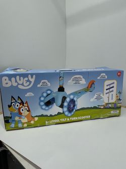 Bluey 3-Wheel Tilt & Turn Kids Scooter