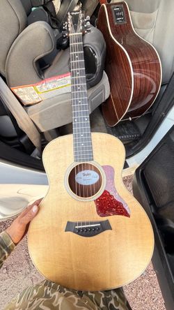 Acoustic guitar Taylor GS Mini