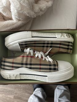 Burberry Size 10