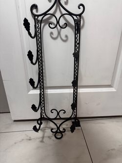 Vintage wine bottle holder