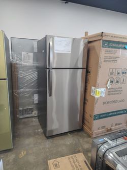GE 17.5 Cu. Ft Top-freezer Regrigerator