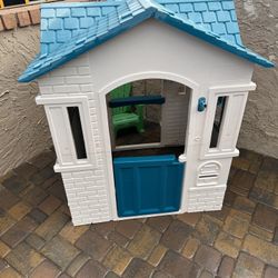 Little Tikes Small Cape Cottage Play House 