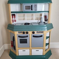 Play Kitchen