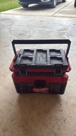 Milwaukee packout vacuum m18