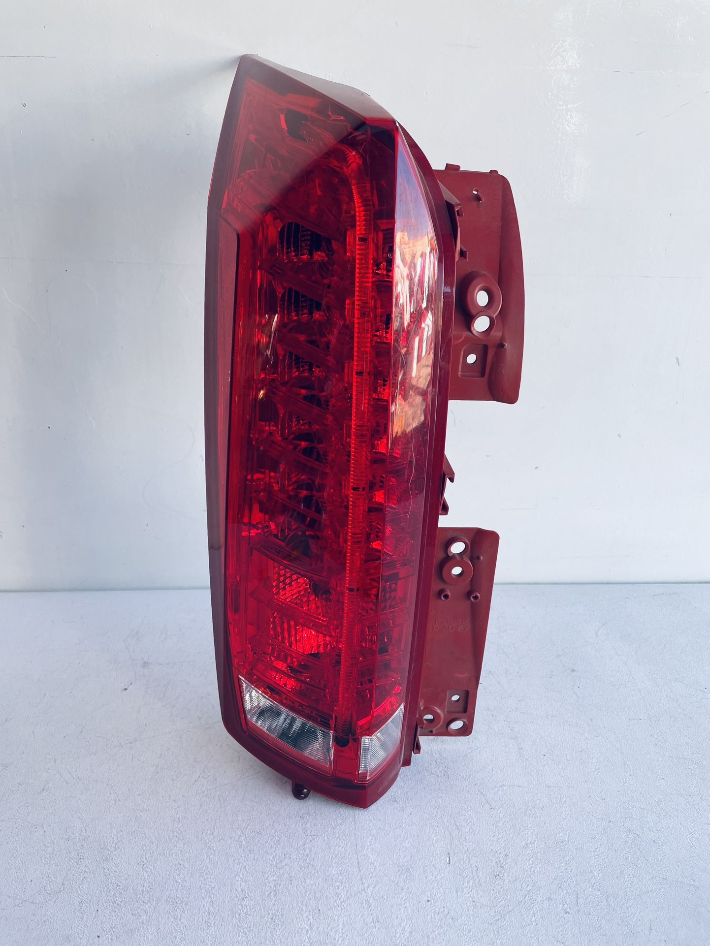 2010-2016 CADILLAC SRX LEFT DRIVER SIDE TAIL LIGHT LED OEM 