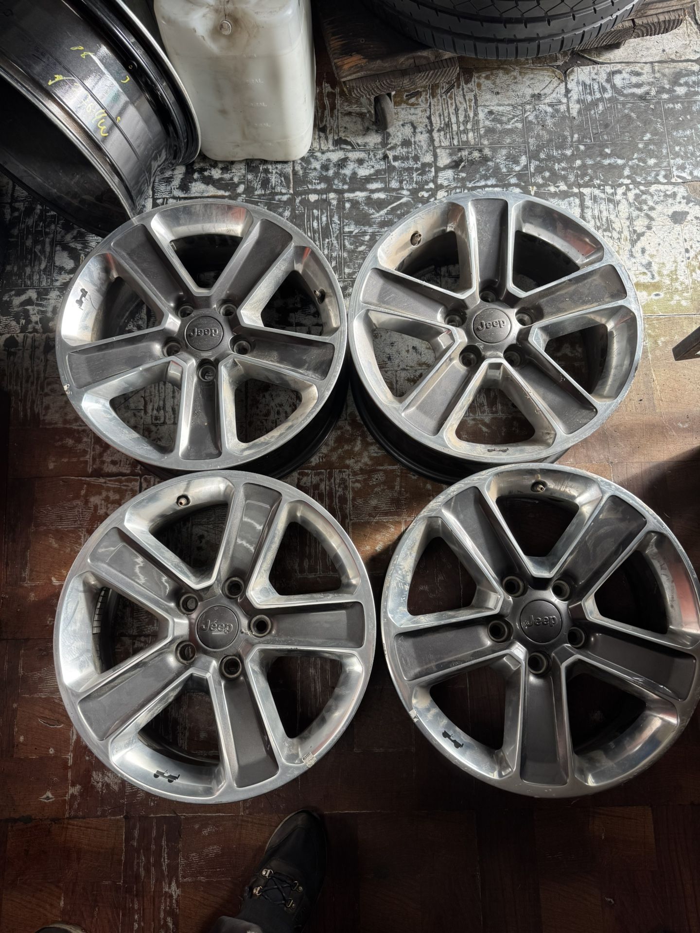 4 Jeep OEM wheels 18inch