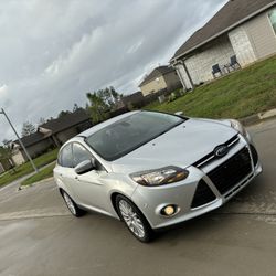 Ford Focus Titanium Sedan 