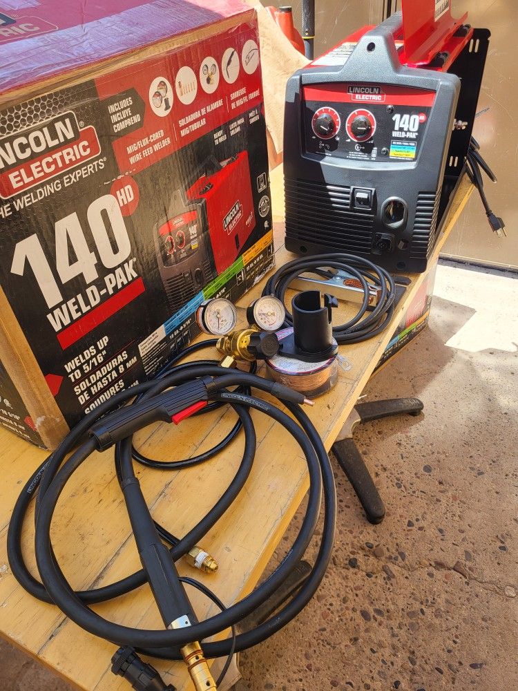 LINCON ELECTRIC WELDER 140HD NEW CONDITIONS 