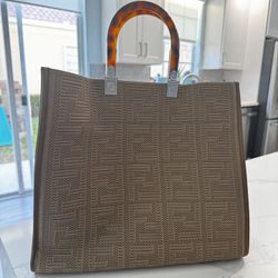 Fendi Sunshine Shopper Medium Bag LIKE NEW