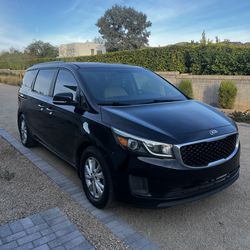2016 KIA Sedona