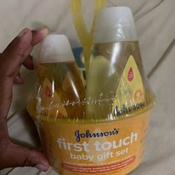 Johnson & Johnson First Touch Baby Gift Set