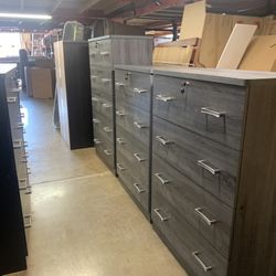 Chest With 5 Drawers With Lock 