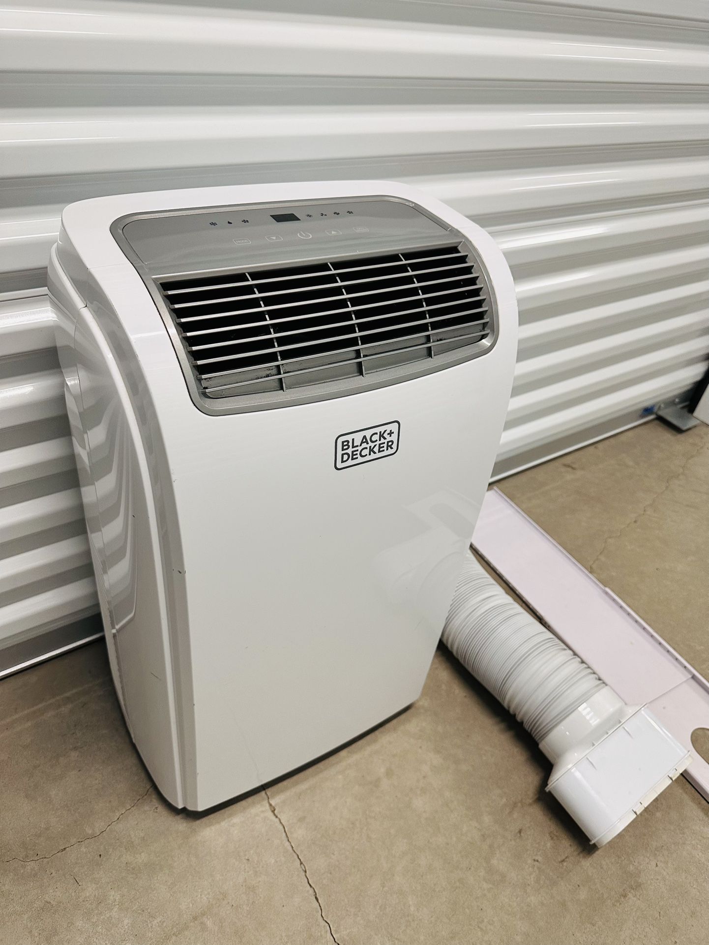 #40 Black + Decker 10,000 BTU Portable AC