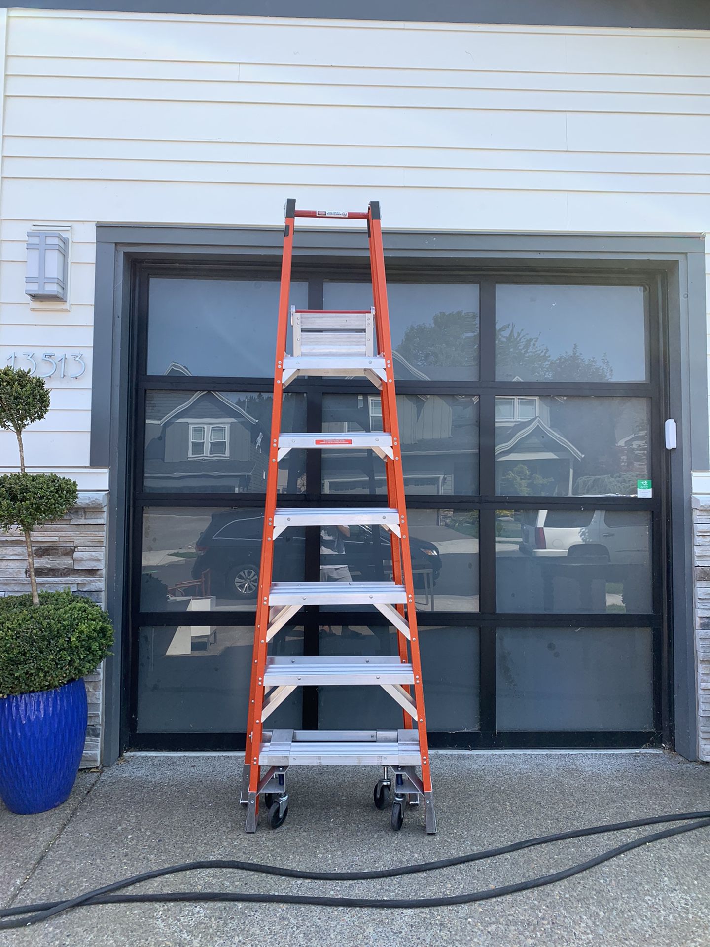 6 ft ladder with wheels