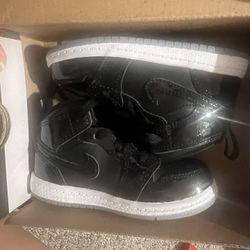 Jordan 1 Mid 