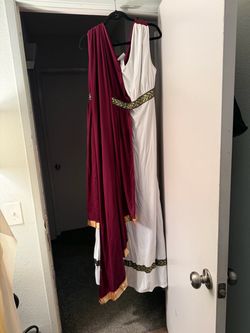 Halloween costumes size 16-20