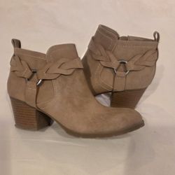 Women's Ankle Boots Sz 5.5 