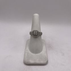 10kt Diamond Engagement Style Ring 