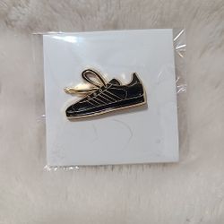 Adidas Gazelle Enamel Pin Black With Gold