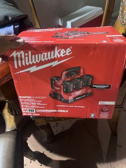 Milwaukee M18 Packout Rapid Charger